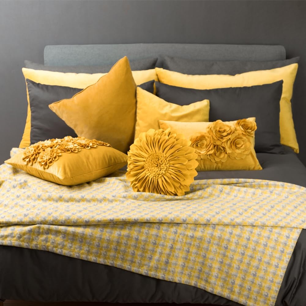 3D Sunflower Throw Pillow Cover, Gold Yellow