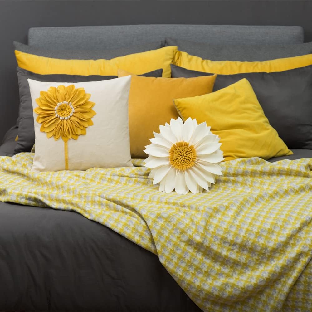 3D Flower Throw Pillow Cover Aesthetic Decorative Daisy Accent Pillow Case Hand Crafted Cushion Round Floral Pillowcase for Home Bed Couch Bedroom Chair