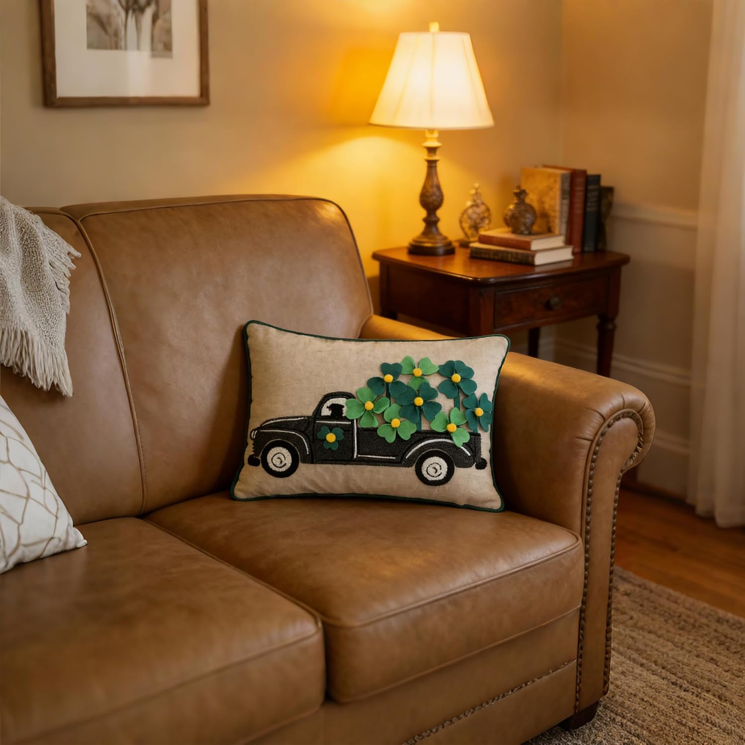 St Patricks Day Lucky Clover Throw Pillow Cover Shamrock Green Pillow Case Holiday Decor Cushion Cover for Sofa Couch Living Room Bed