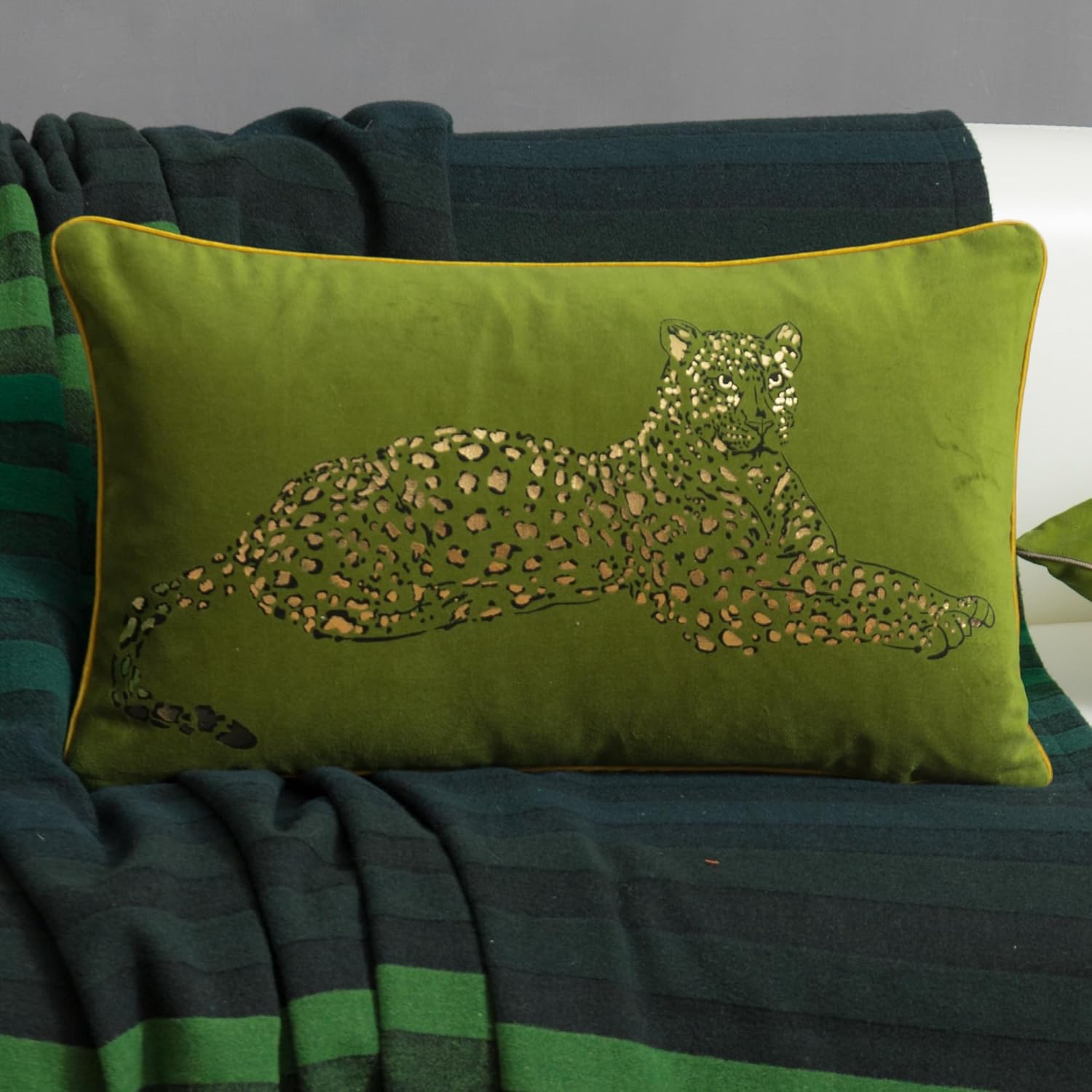 VG|green|Leopard Print Throw Pillow Cover Decorative Velvet Cushion with Gold Foil Printing for Bed Couch Chair Car
