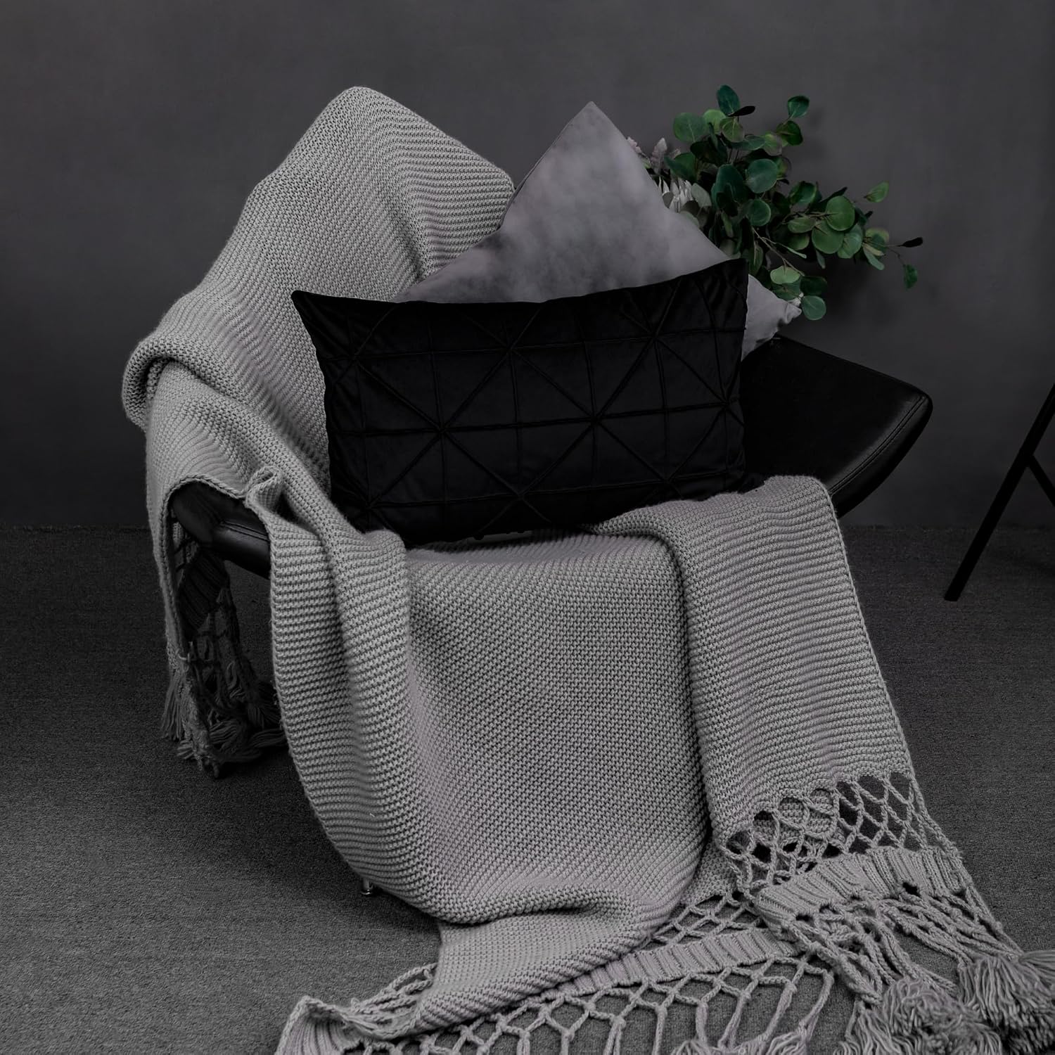 VG|black|Velvet Pillow Cover