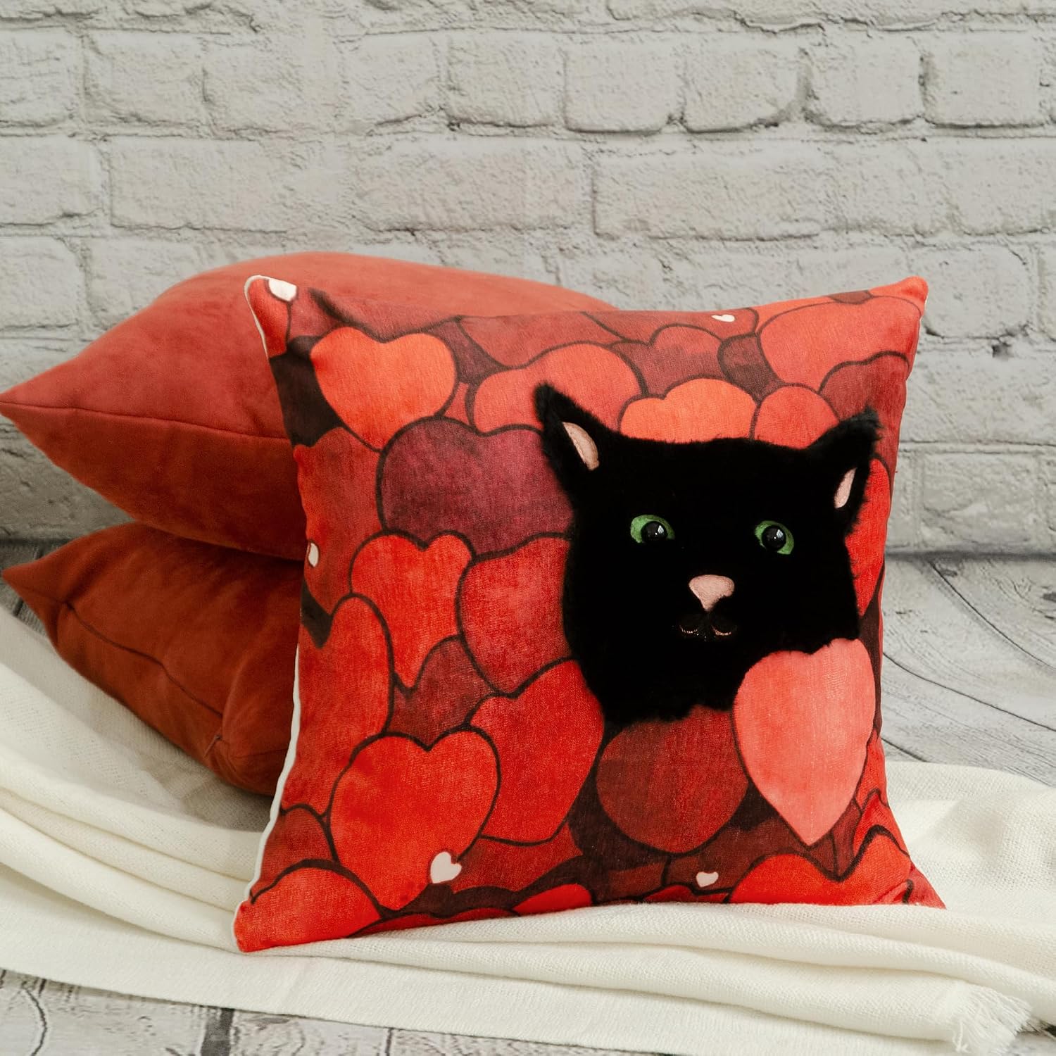 Valentine Black Cat Hearts Throw Pillow Cover, Decorative Velvet Cushion Case, Red and Black Love Theme