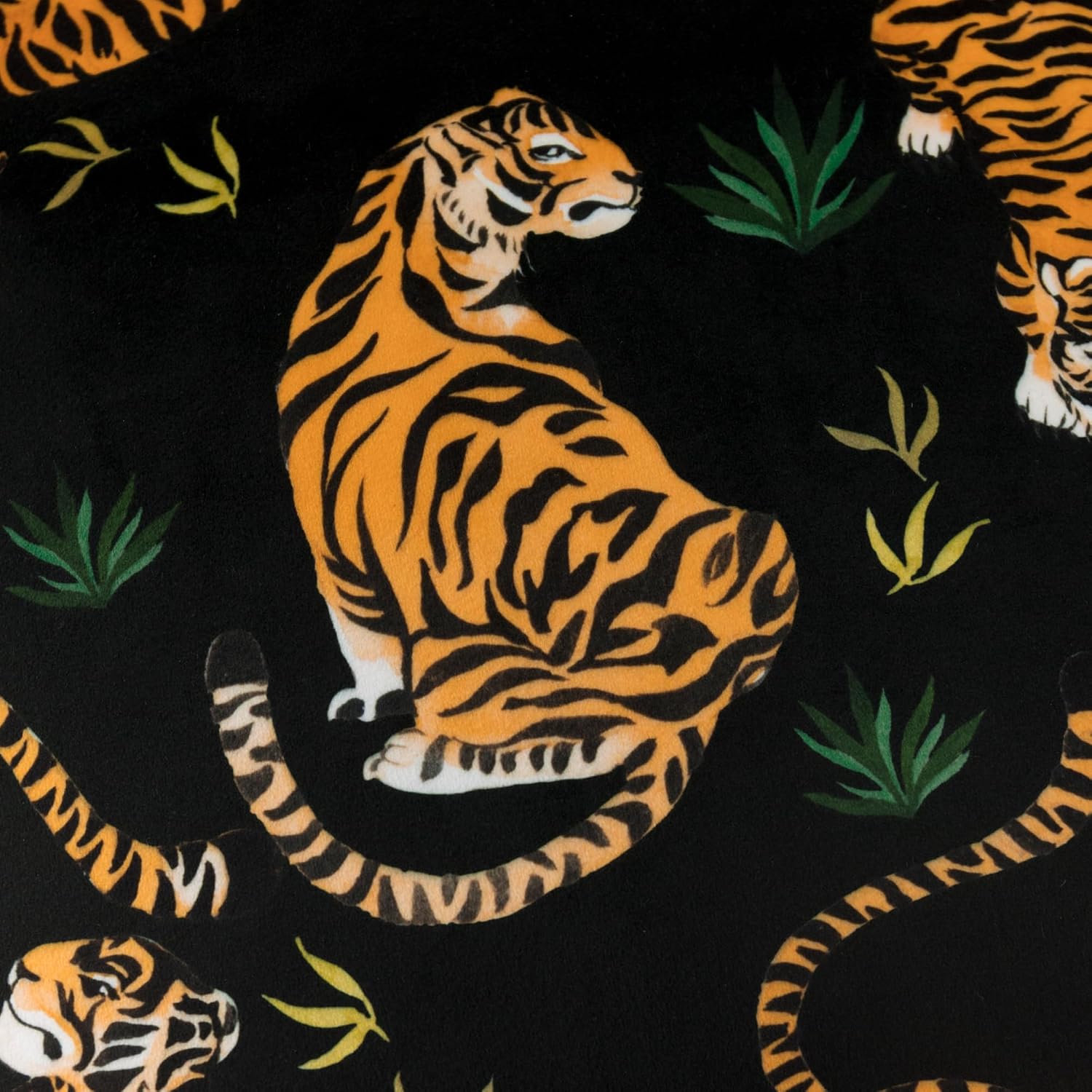 VG|black|Printing Tiger Throw Pillow Cover