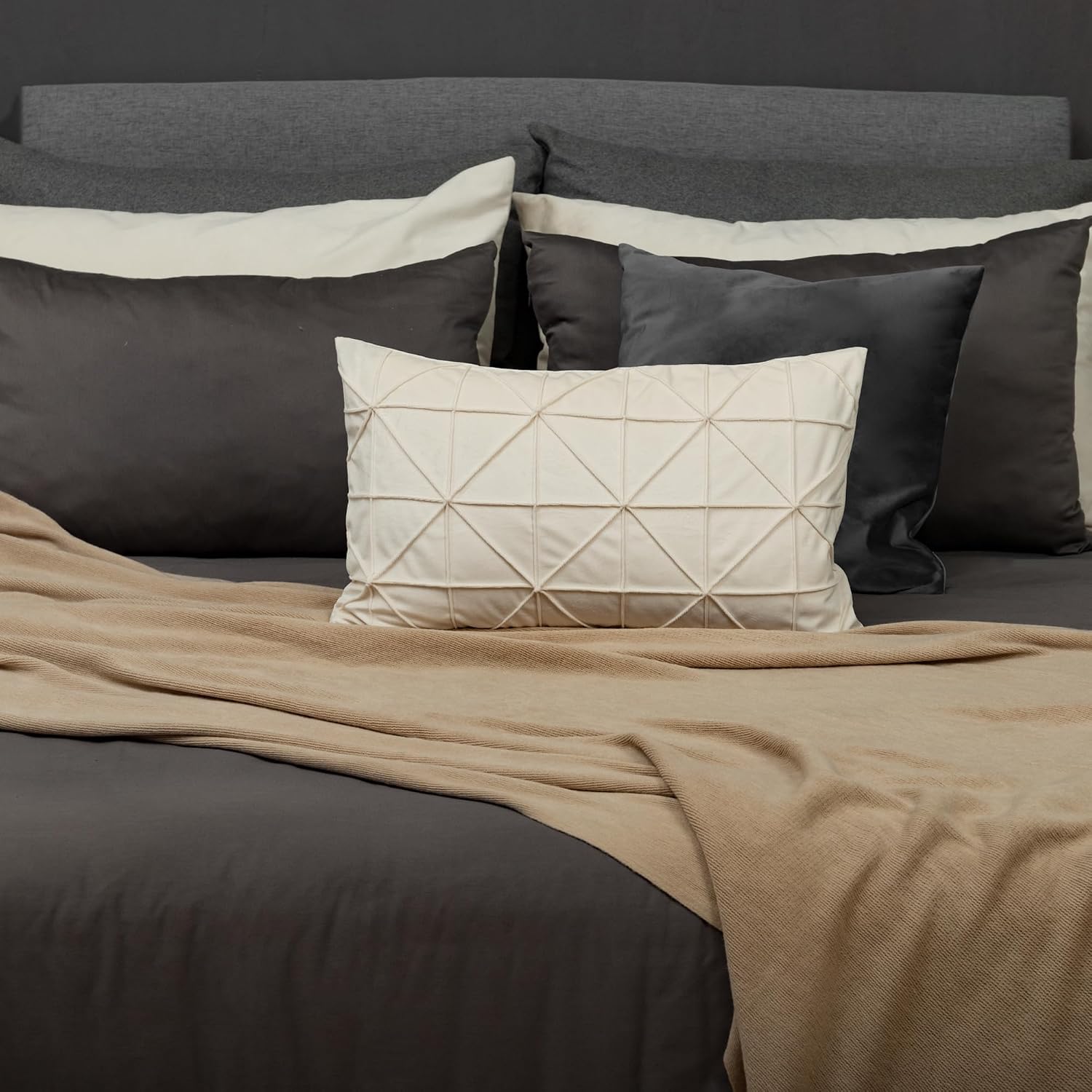 VG|creamy-white|Velvet Pillow Cover