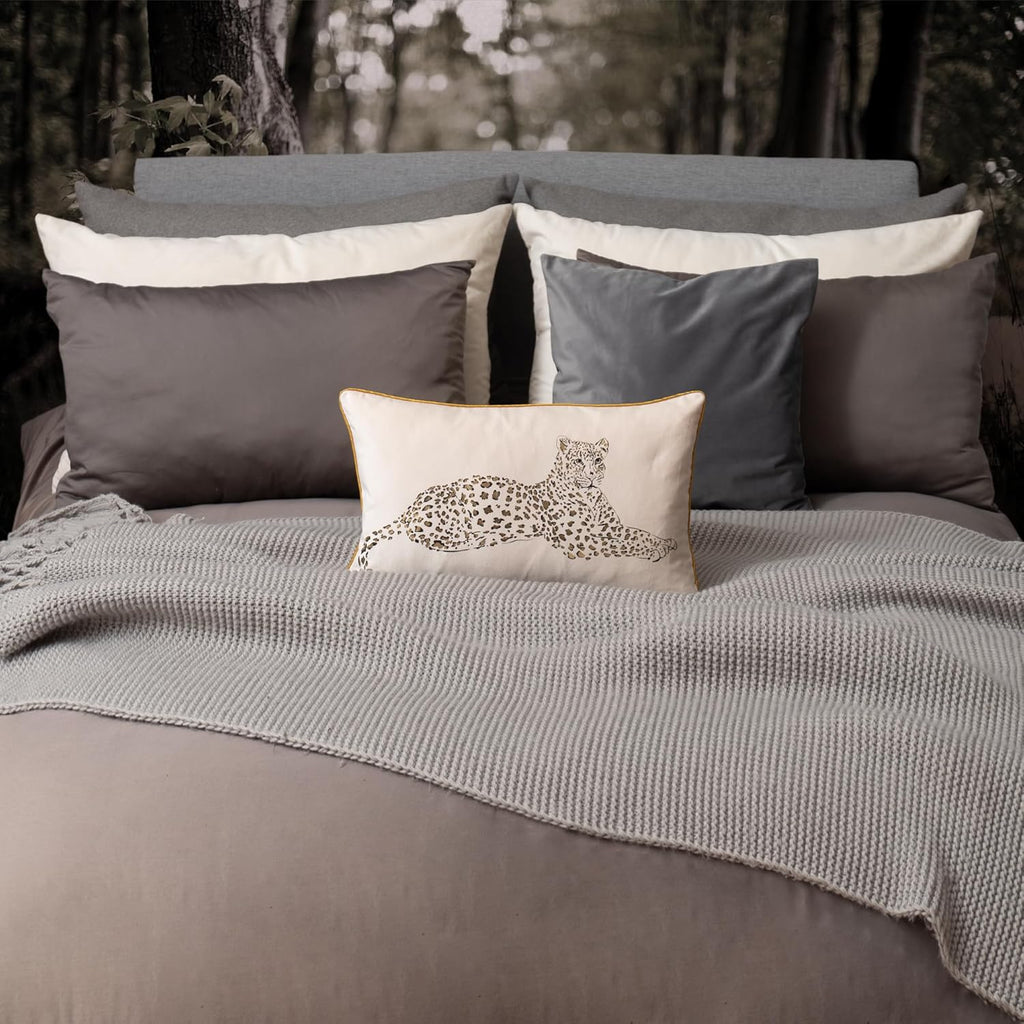 VG|creamy-white|Leopard Print Throw Pillow Cover Decorative Velvet Cushion with Gold Foil Printing for Bed Couch Chair Car