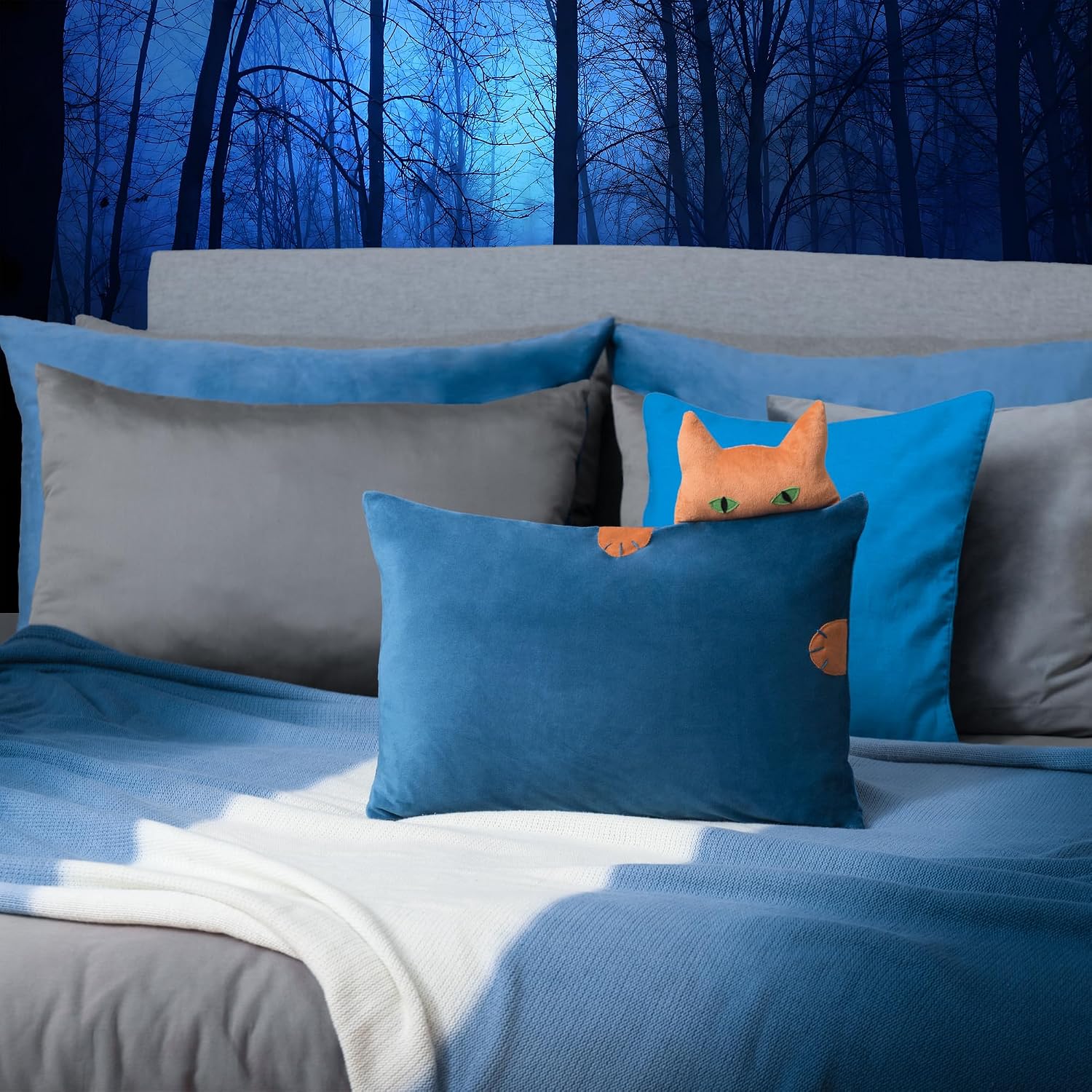 Decorative Velvet Throw Pillow Cover with 3D Peeking Cat Design Navy Blue Pillowcase