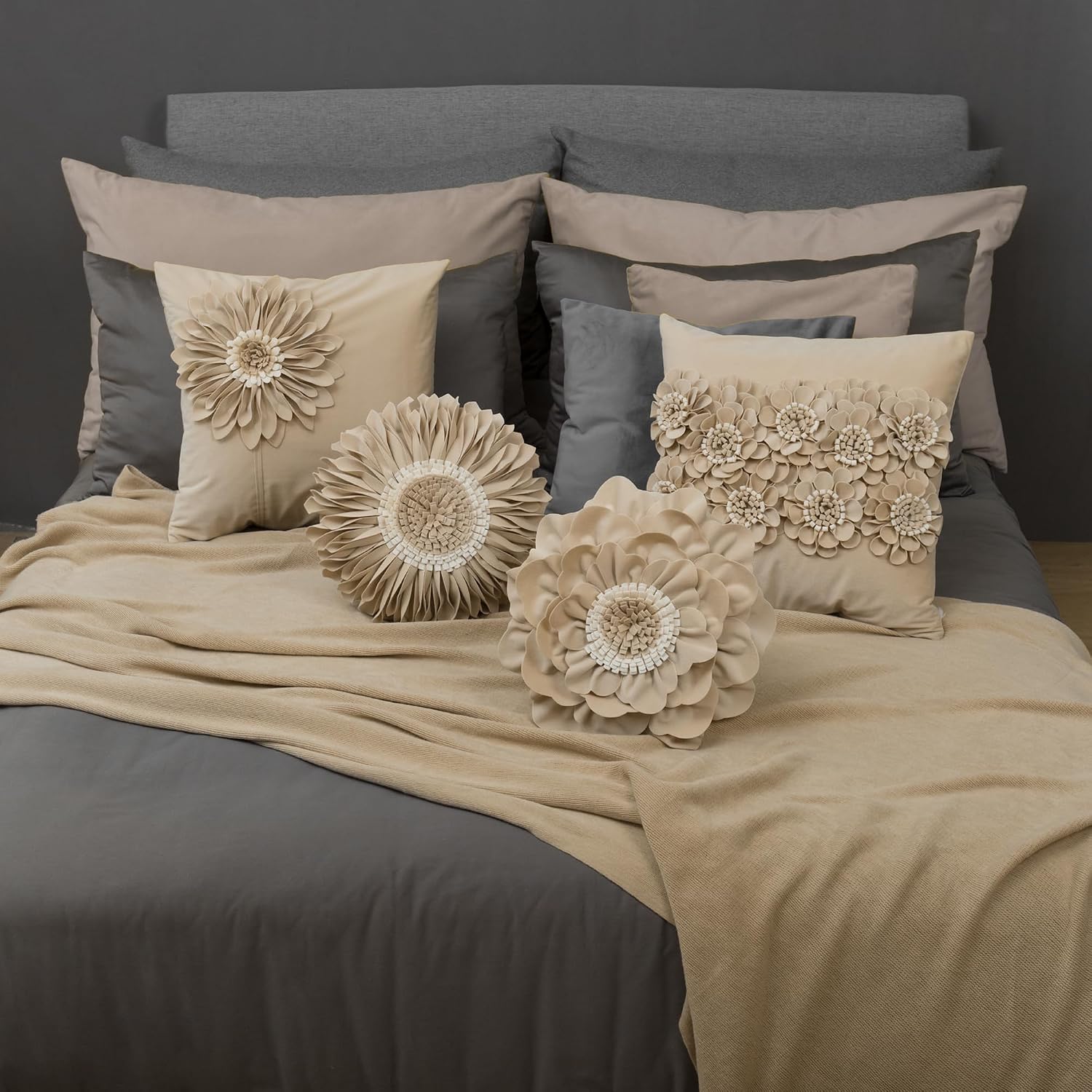 Decorative Flower Throw Pillow Cover 3D Sunflower Pillow Case Velvet Cushion Floral Pillowcase for Bed Living Room Couch Chair