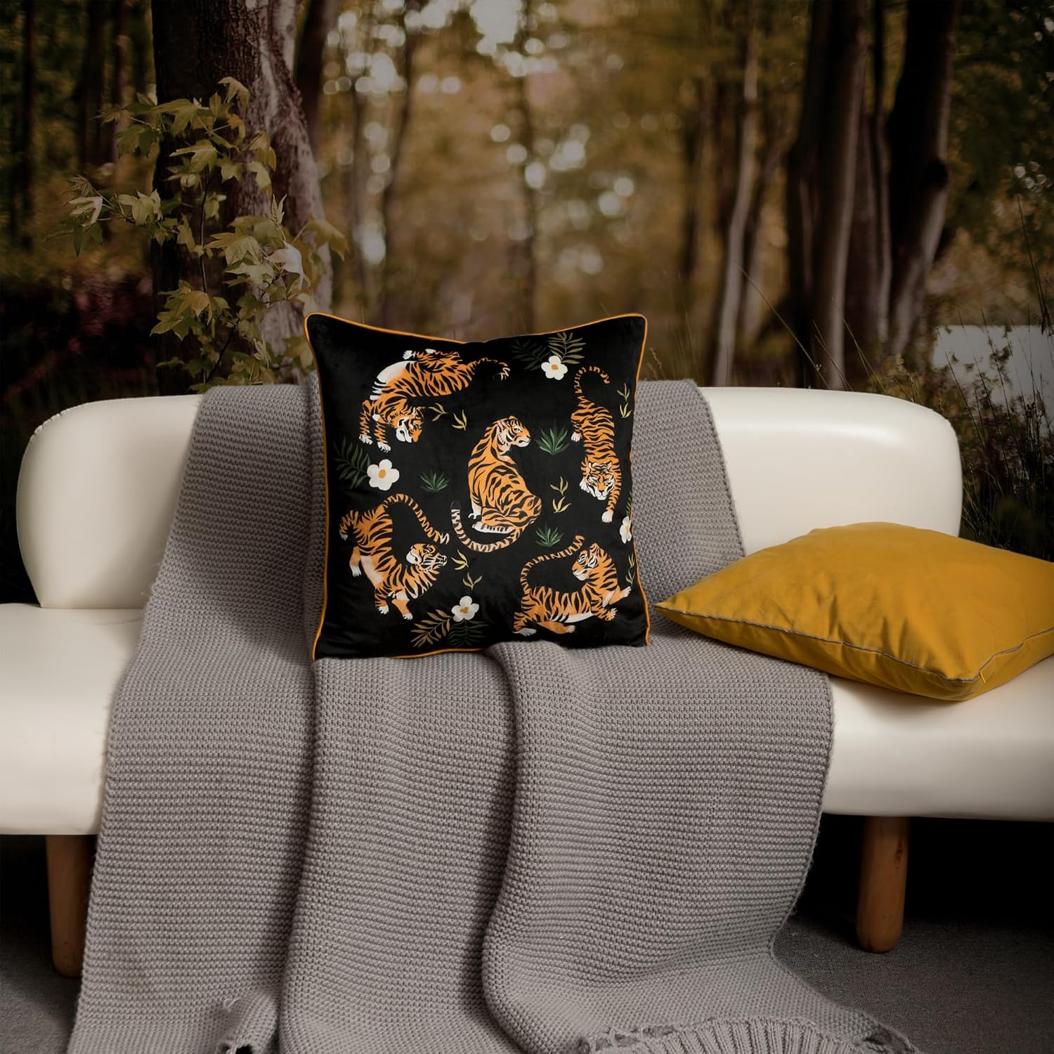 VG|black|Printing Tiger Throw Pillow Cover