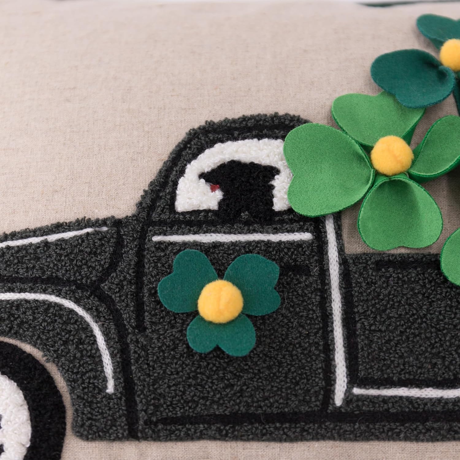 St Patricks Day Lucky Clover Throw Pillow Cover Shamrock Green Pillow Case Holiday Decor Cushion Cover for Sofa Couch Living Room Bed